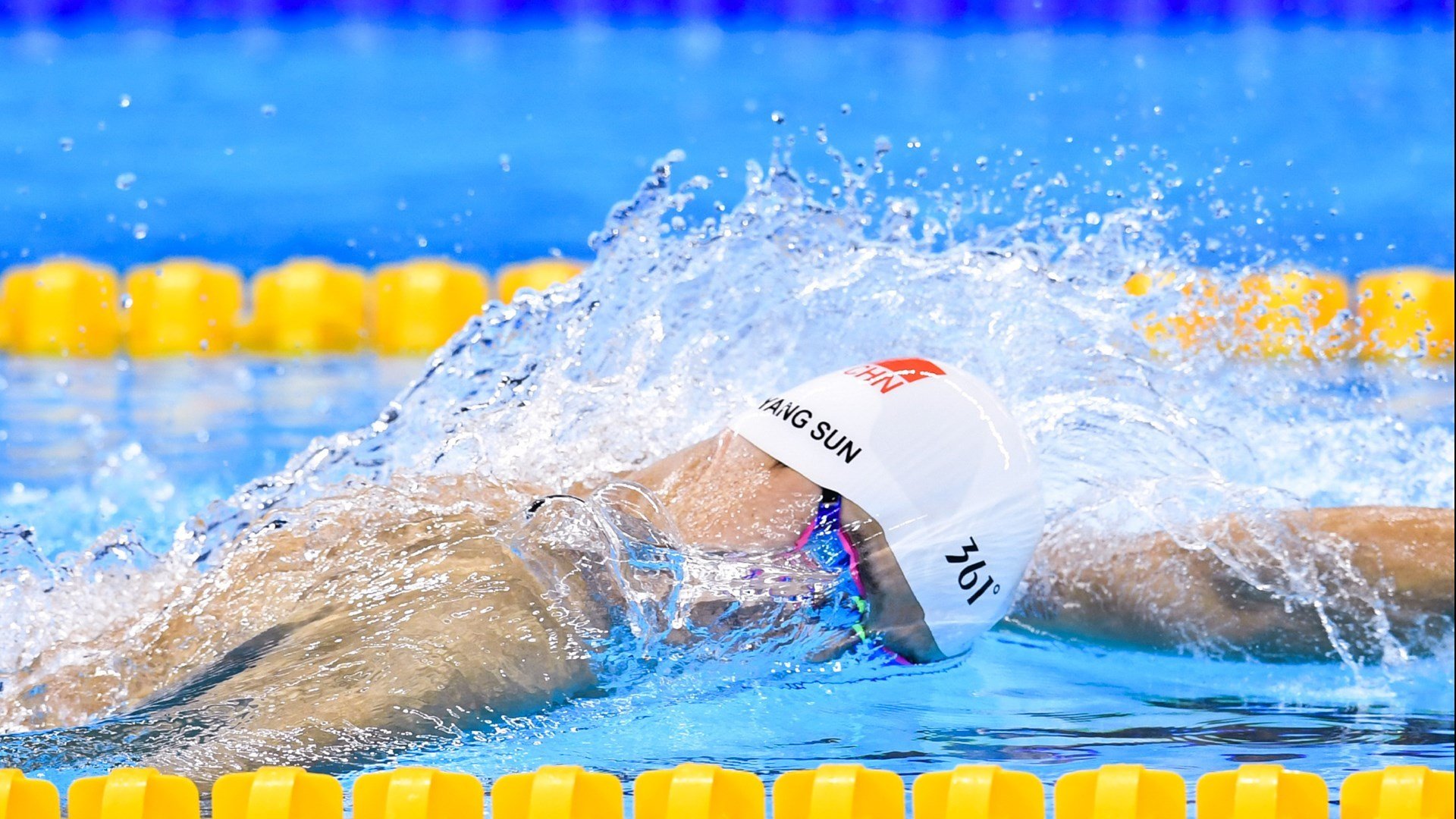 谷爱凌突破个人高度挑战极限动作，谷爱凌faction