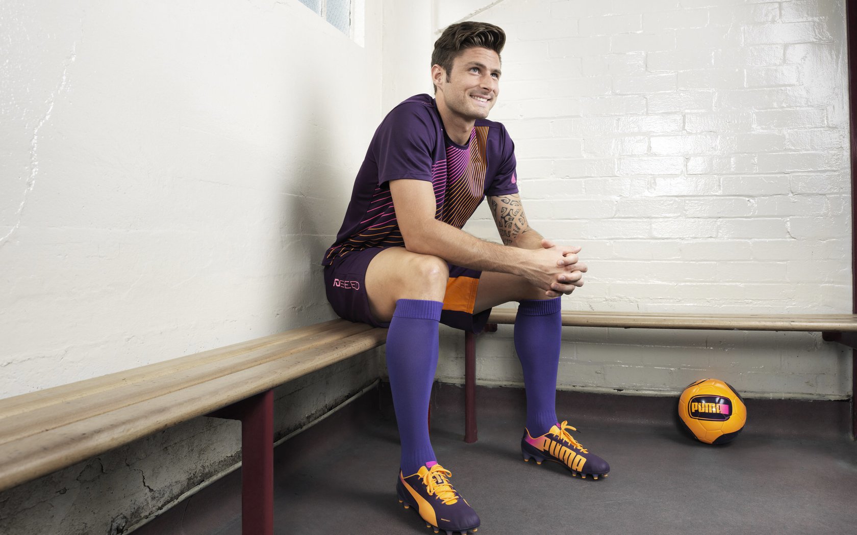 特色“足球+乡村振兴”试点项目在多地落地,村级足球场 乡村振兴